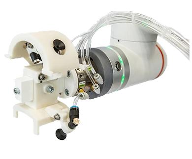 Représentation de l'intégration de l'impression 3D précise en mécanique, pneumatique et électronique pour le développement de systèmes de préhension complexes par CLOOS electronic. Cette technologie avancée permet la création de composants hautement spécialisés qui augmentent l'efficience et la fonctionnalité dans les environnements automatisés.
