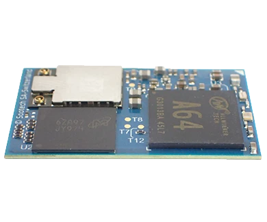 Cette image montre une carte de circuit imprimé à dispositif de montage en surface (SMD) très densément peuplée, équipée de deux composants en grille de billes (BGA) et d'un module sans fil. Les BGAs sont généralement utilisés pour des connexions plus complexes, tandis que le module sans fil permet les capacités de communication sans fil de la carte. L'agencement serré des composants démontre des techniques de fabrication avancées dans l'assemblage électronique.